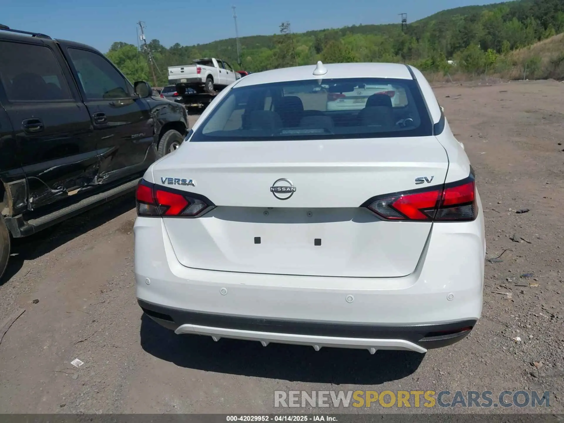 16 fotografías del automóvil dañado 3N1CN8EV8RL889974 NISSAN VERSA 2024