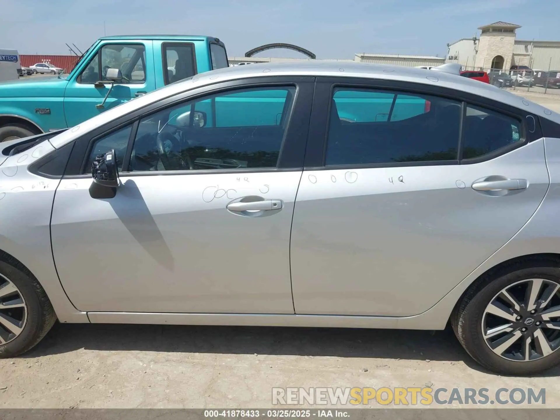 14 fotografías del automóvil dañado 3N1CN8EV8RL902254 NISSAN VERSA 2024
