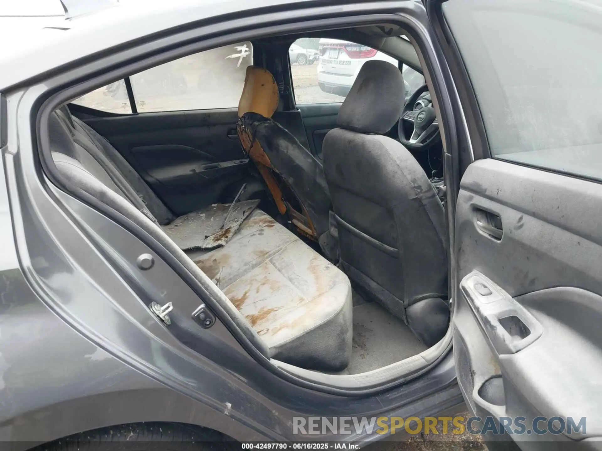 8 fotografías del automóvil dañado 3N1CN8EV8RL909740 NISSAN VERSA 2024