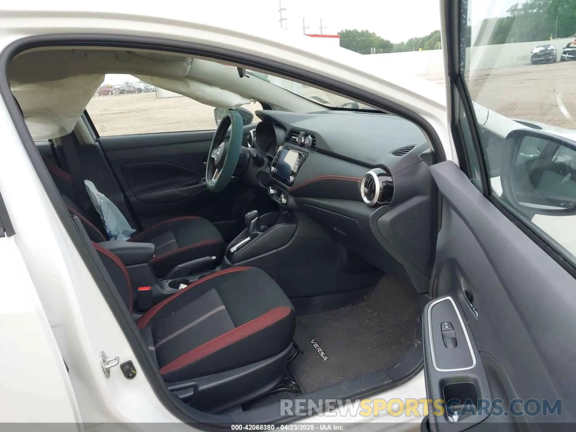 5 fotografías del automóvil dañado 3N1CN8FV2RL877947 NISSAN VERSA 2024