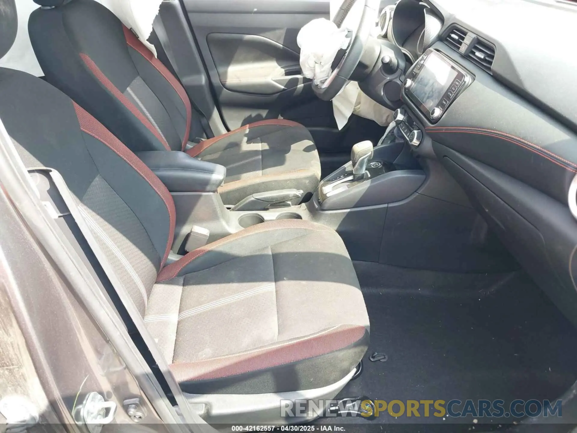 5 fotografías del automóvil dañado 3N1CN8FV3RL838946 NISSAN VERSA 2024