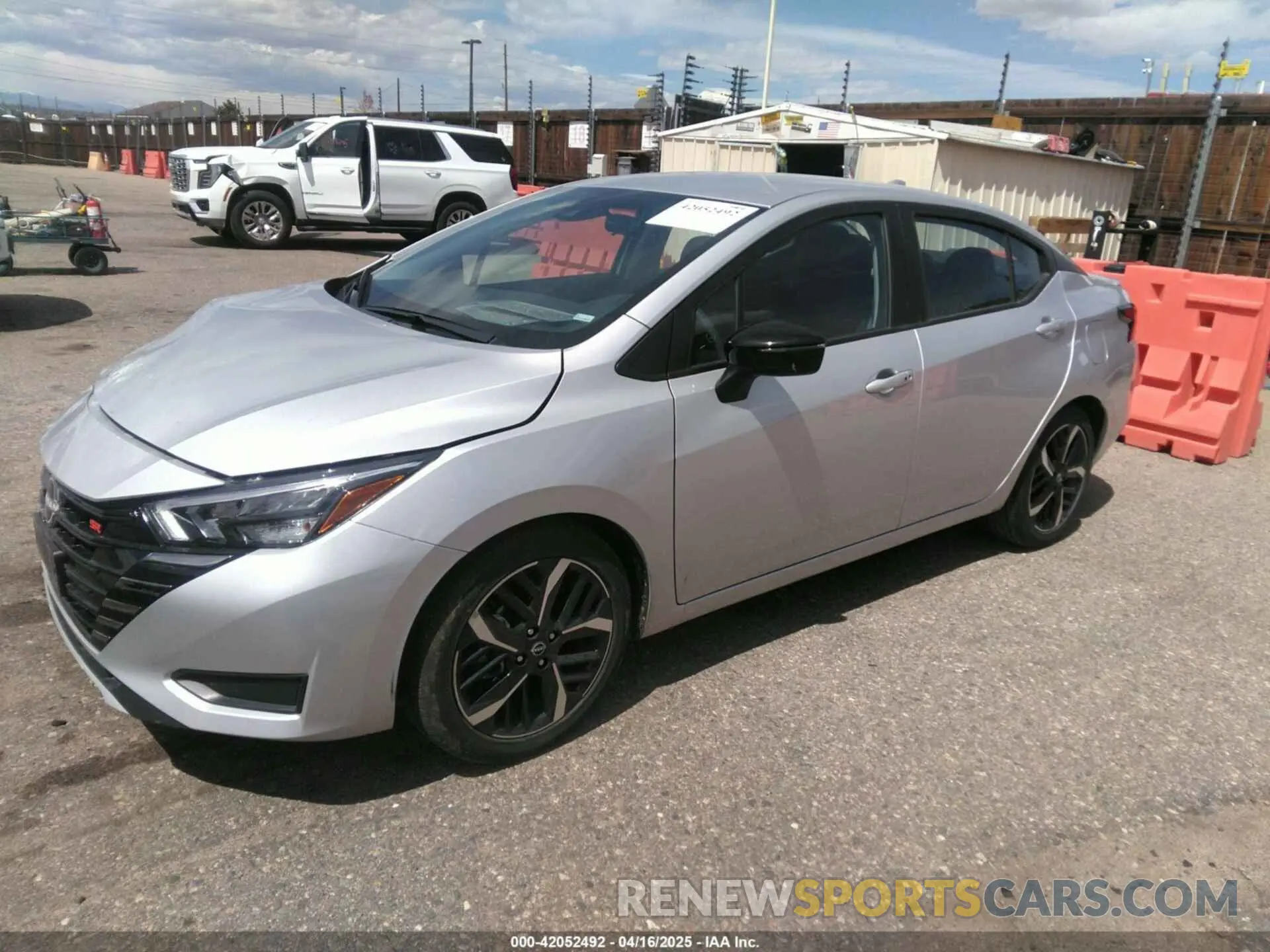 2 fotografías del automóvil dañado 3N1CN8FV4RL916330 NISSAN VERSA 2024