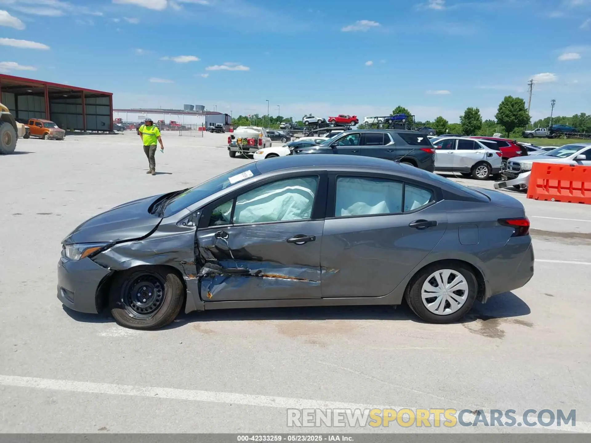14 fotografías del automóvil dañado 3N1CN8DV0SL844308 NISSAN VERSA 2025