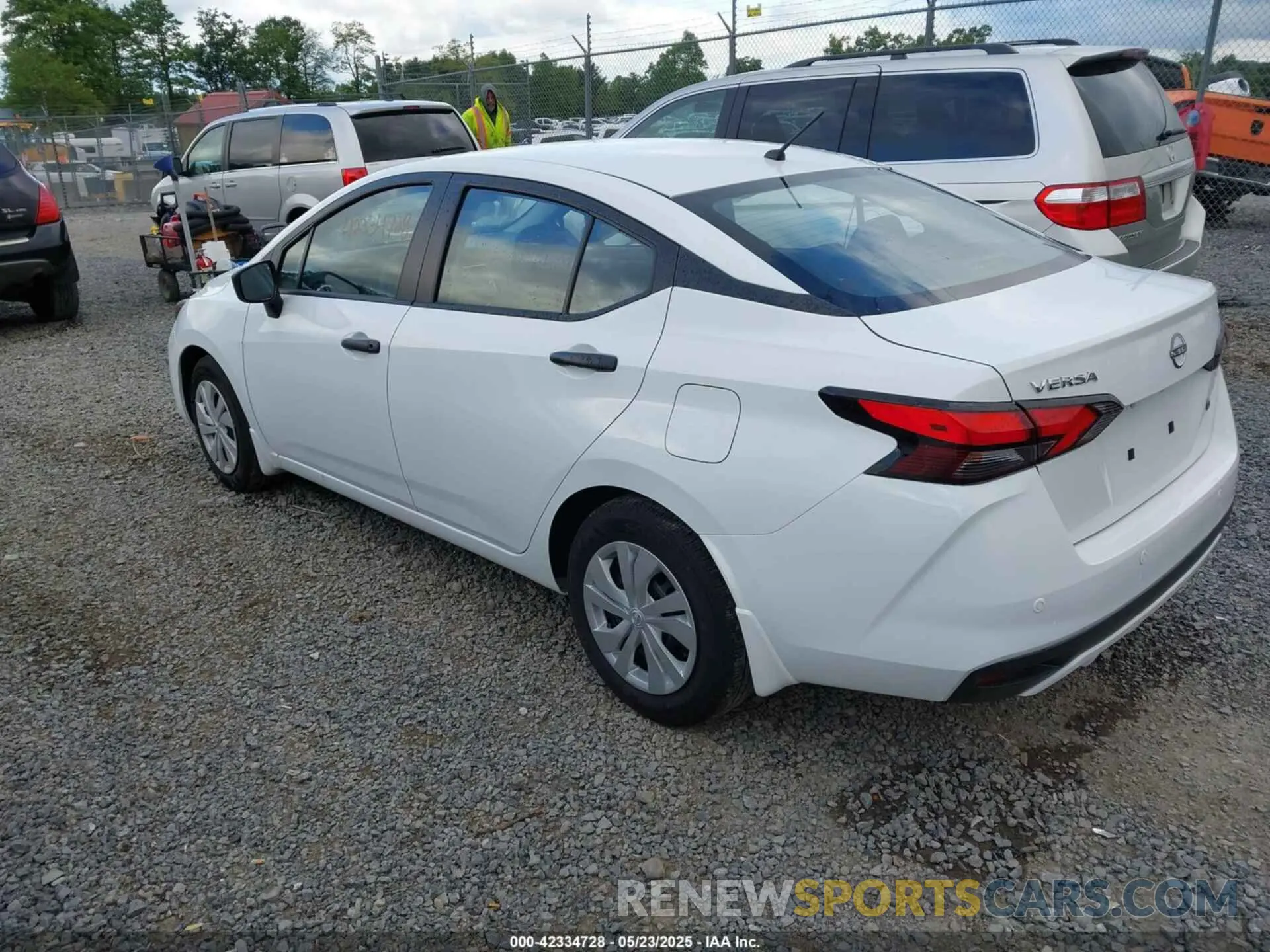 3 fotografías del automóvil dañado 3N1CN8DV1SL820647 NISSAN VERSA 2025