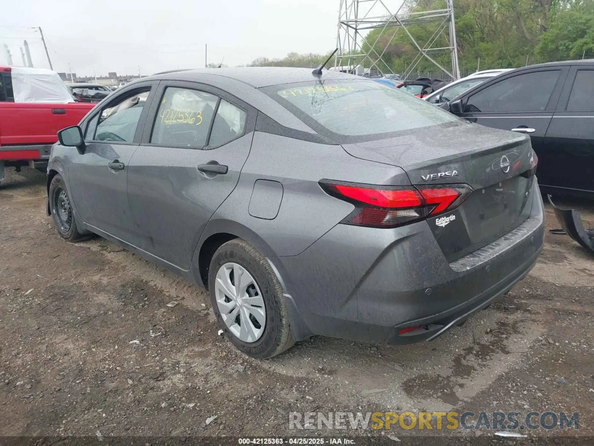 3 fotografías del automóvil dañado 3N1CN8DV3SL834646 NISSAN VERSA 2025