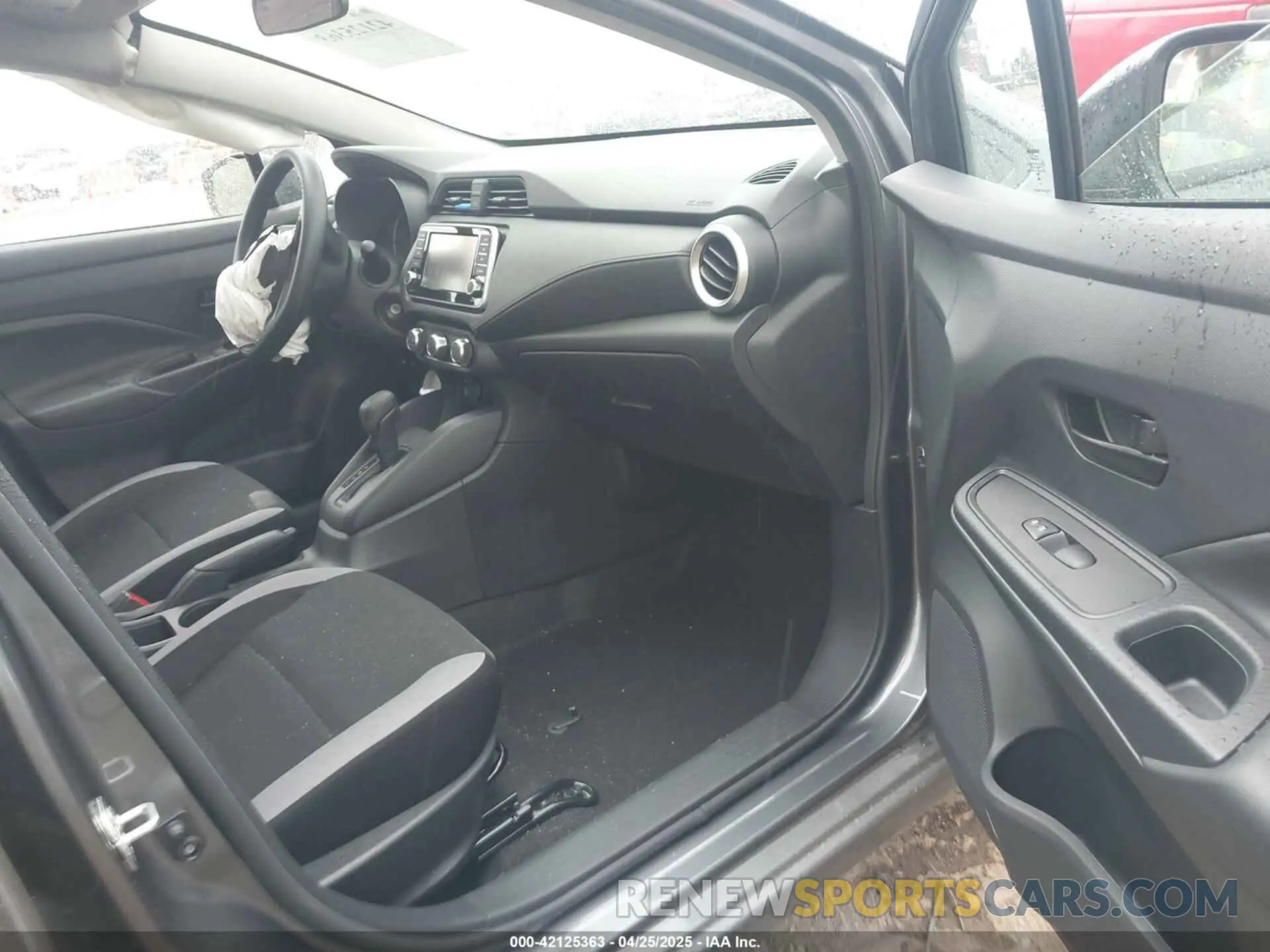 5 fotografías del automóvil dañado 3N1CN8DV3SL834646 NISSAN VERSA 2025