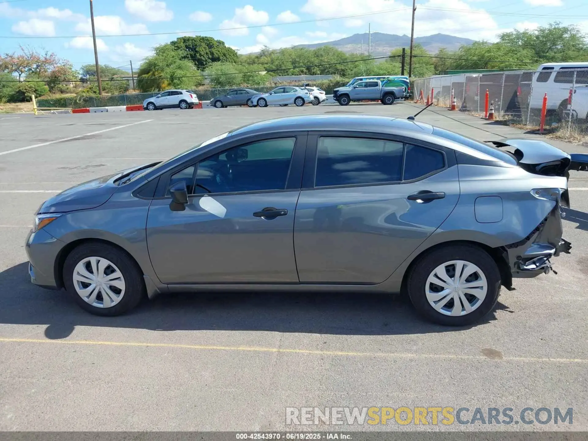15 fotografías del automóvil dañado 3N1CN8DV6SL813659 NISSAN VERSA 2025