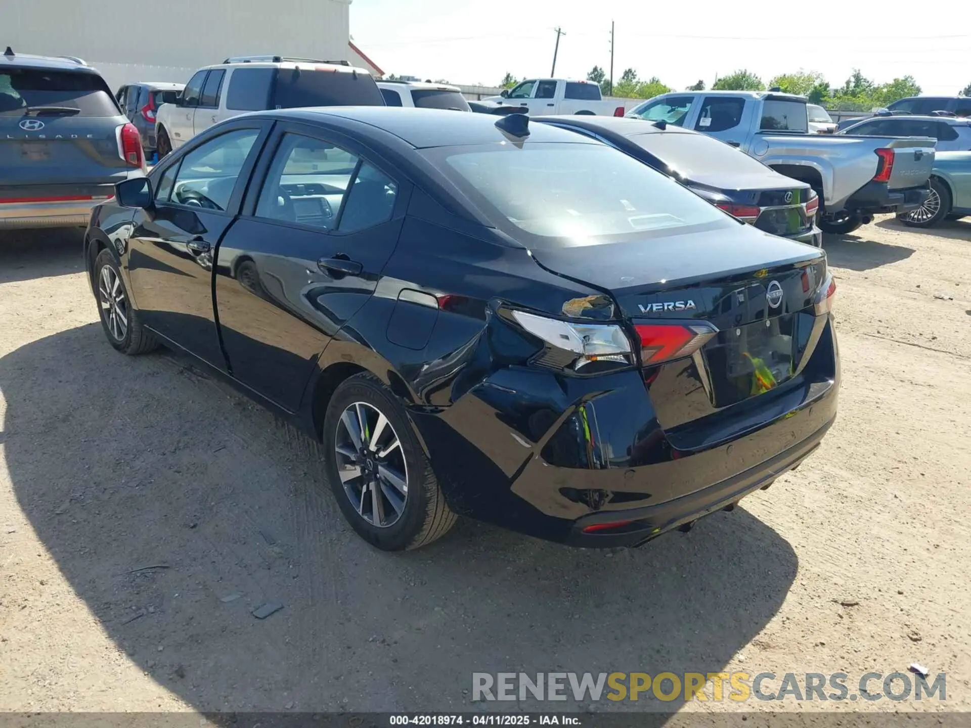 3 fotografías del automóvil dañado 3N1CN8EV0SL818175 NISSAN VERSA 2025
