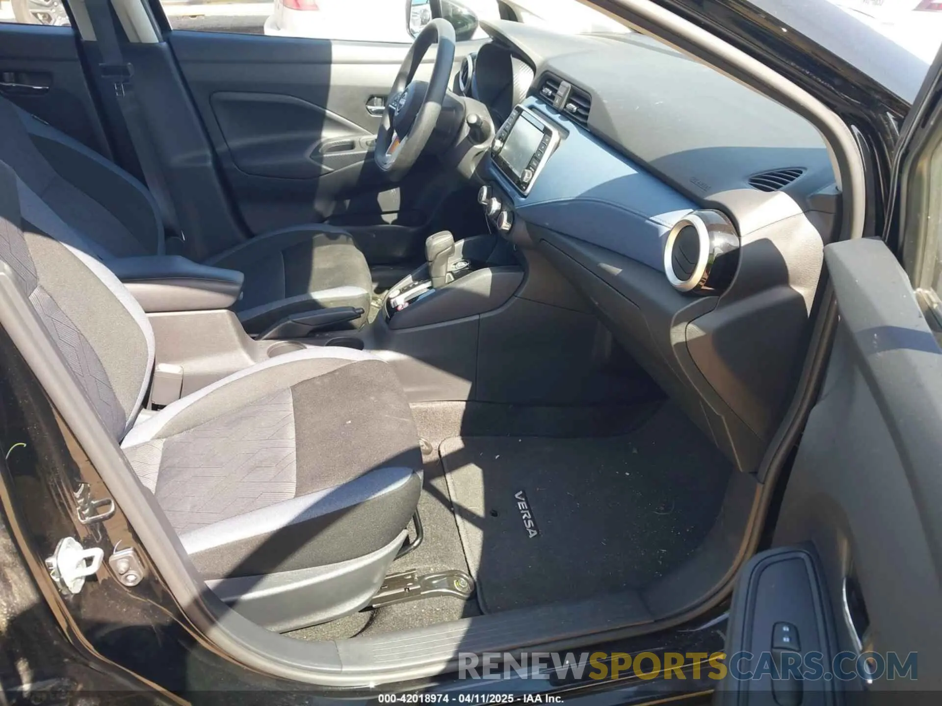 5 fotografías del automóvil dañado 3N1CN8EV0SL818175 NISSAN VERSA 2025
