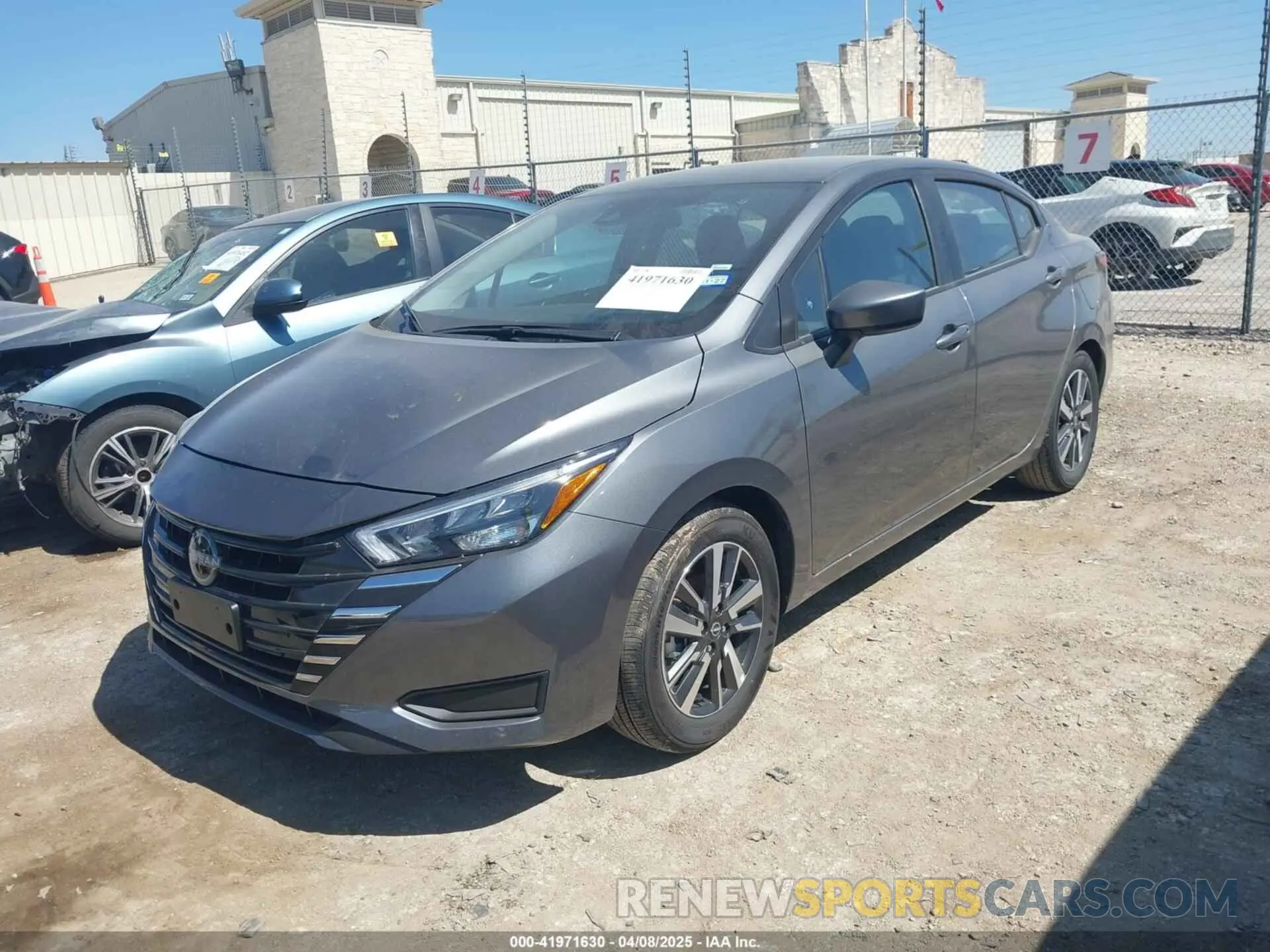 2 fotografías del automóvil dañado 3N1CN8EV0SL839754 NISSAN VERSA 2025