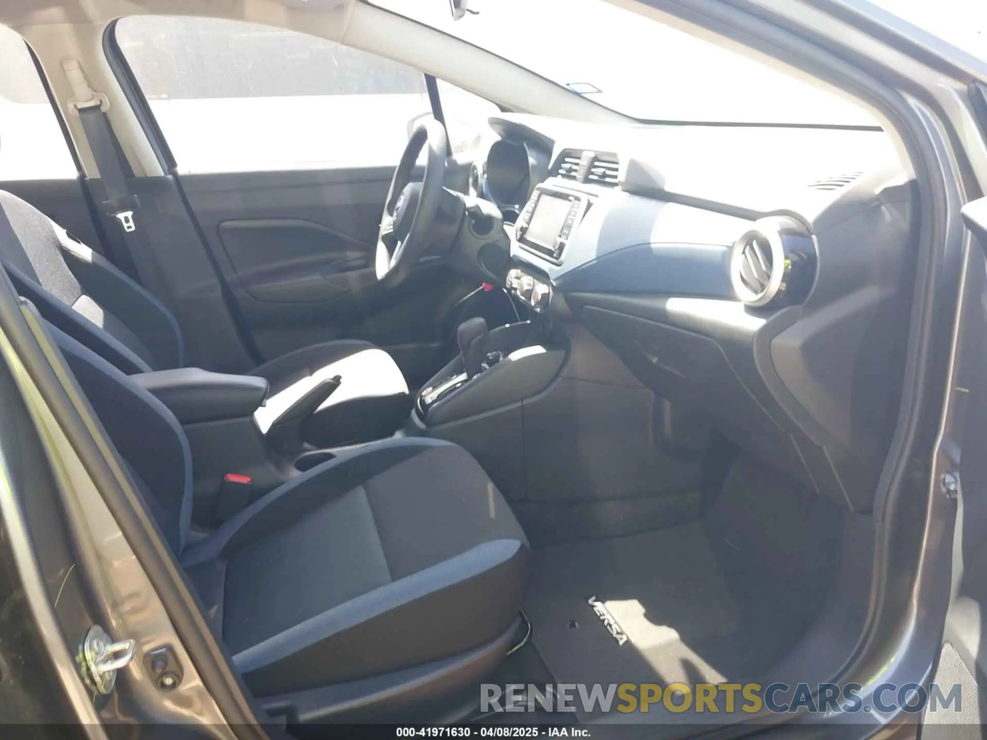 5 fotografías del automóvil dañado 3N1CN8EV0SL839754 NISSAN VERSA 2025