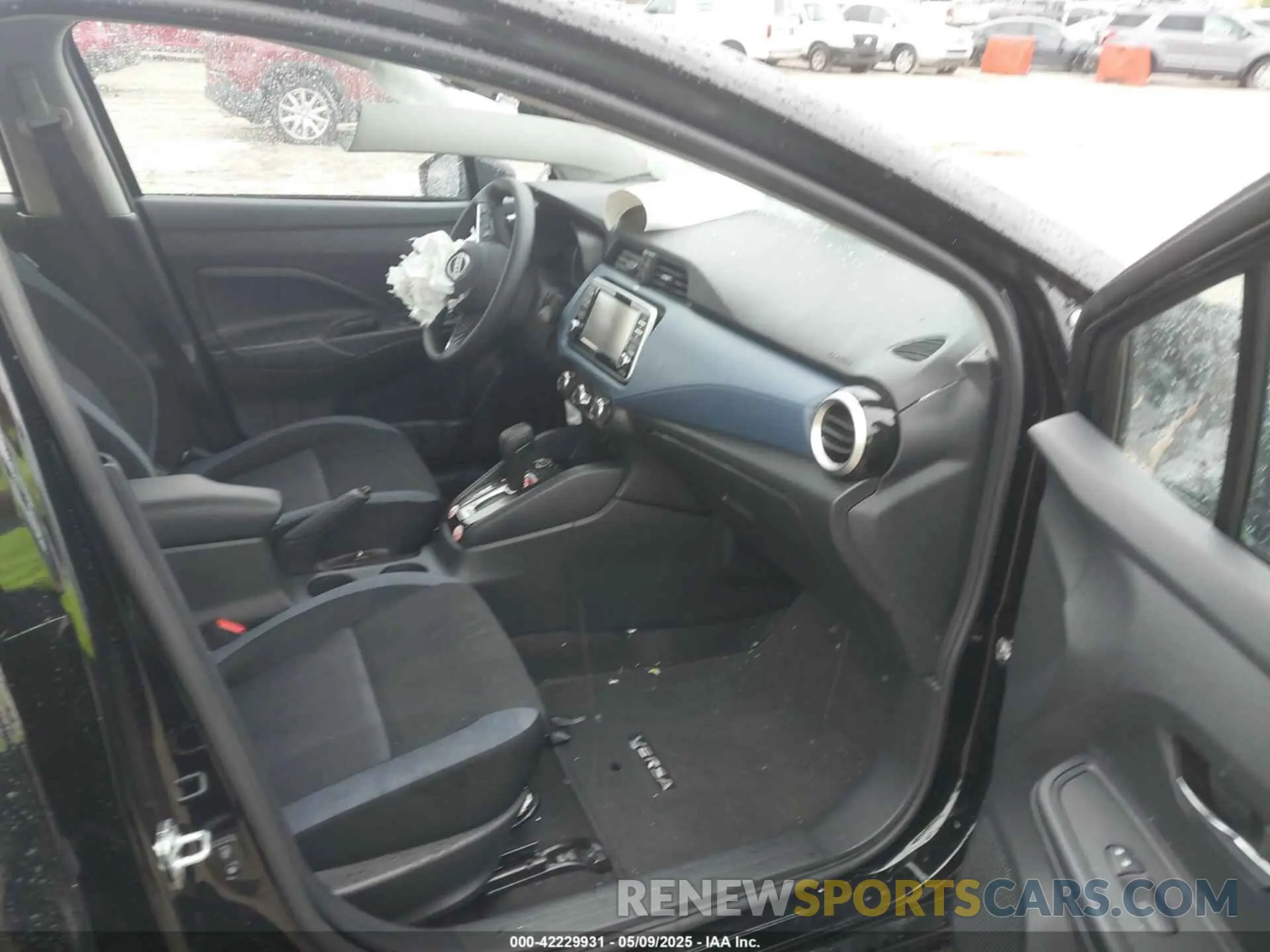 5 fotografías del automóvil dañado 3N1CN8EV1SL827211 NISSAN VERSA 2025
