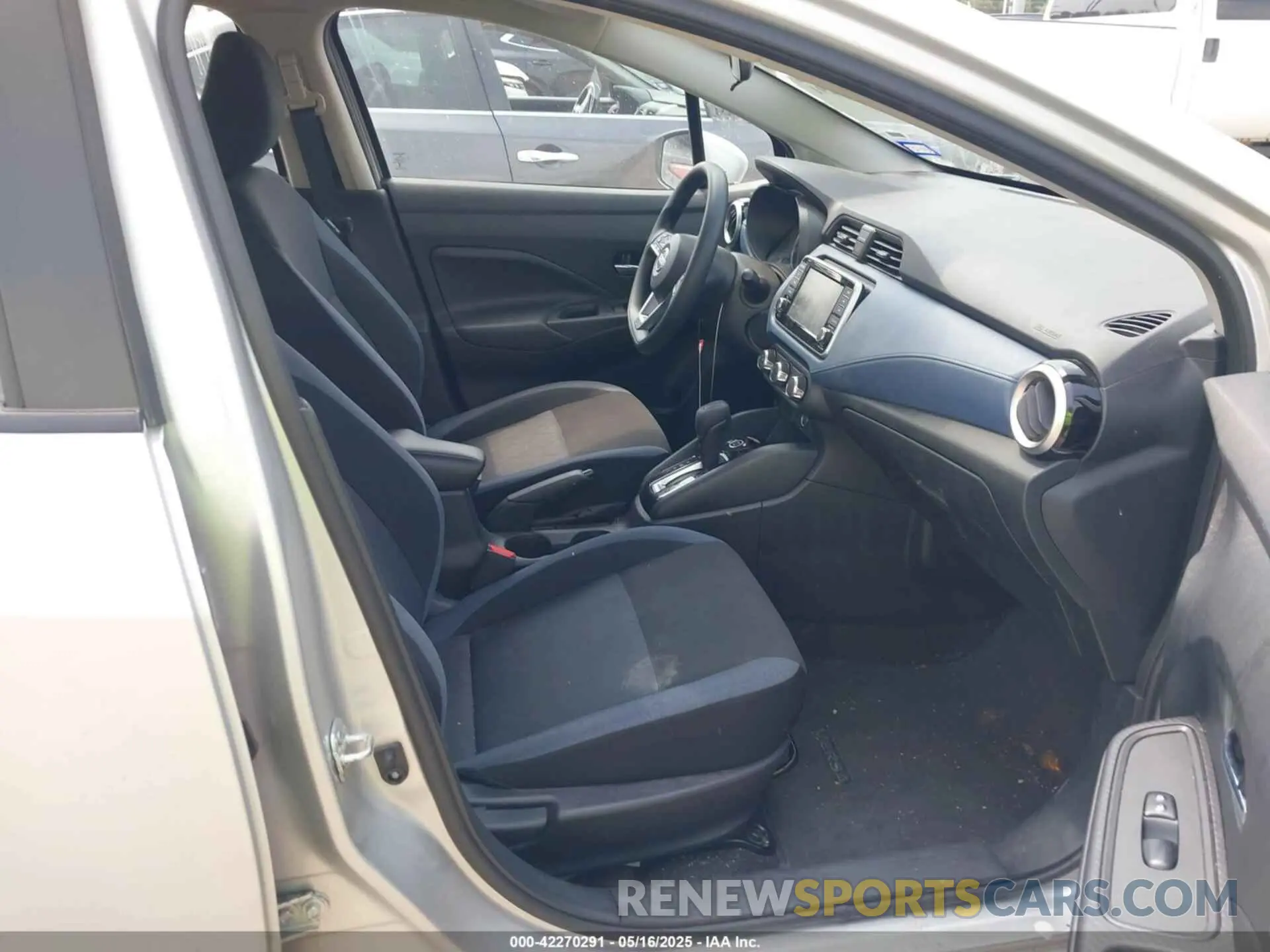 5 fotografías del automóvil dañado 3N1CN8EV2SL837049 NISSAN VERSA 2025