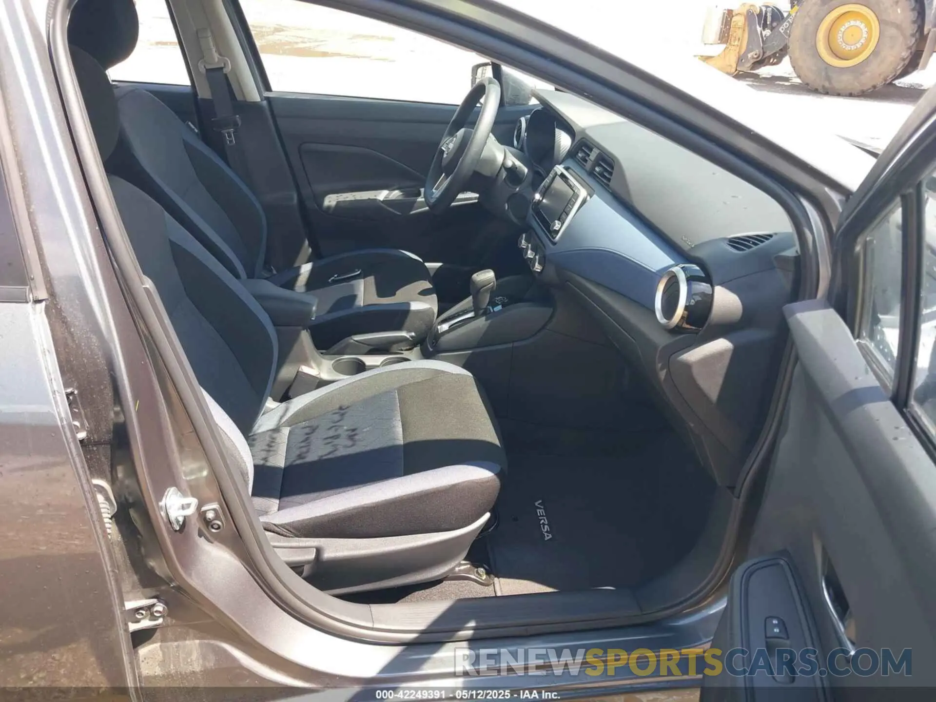 5 fotografías del automóvil dañado 3N1CN8EV2SL842414 NISSAN VERSA 2025