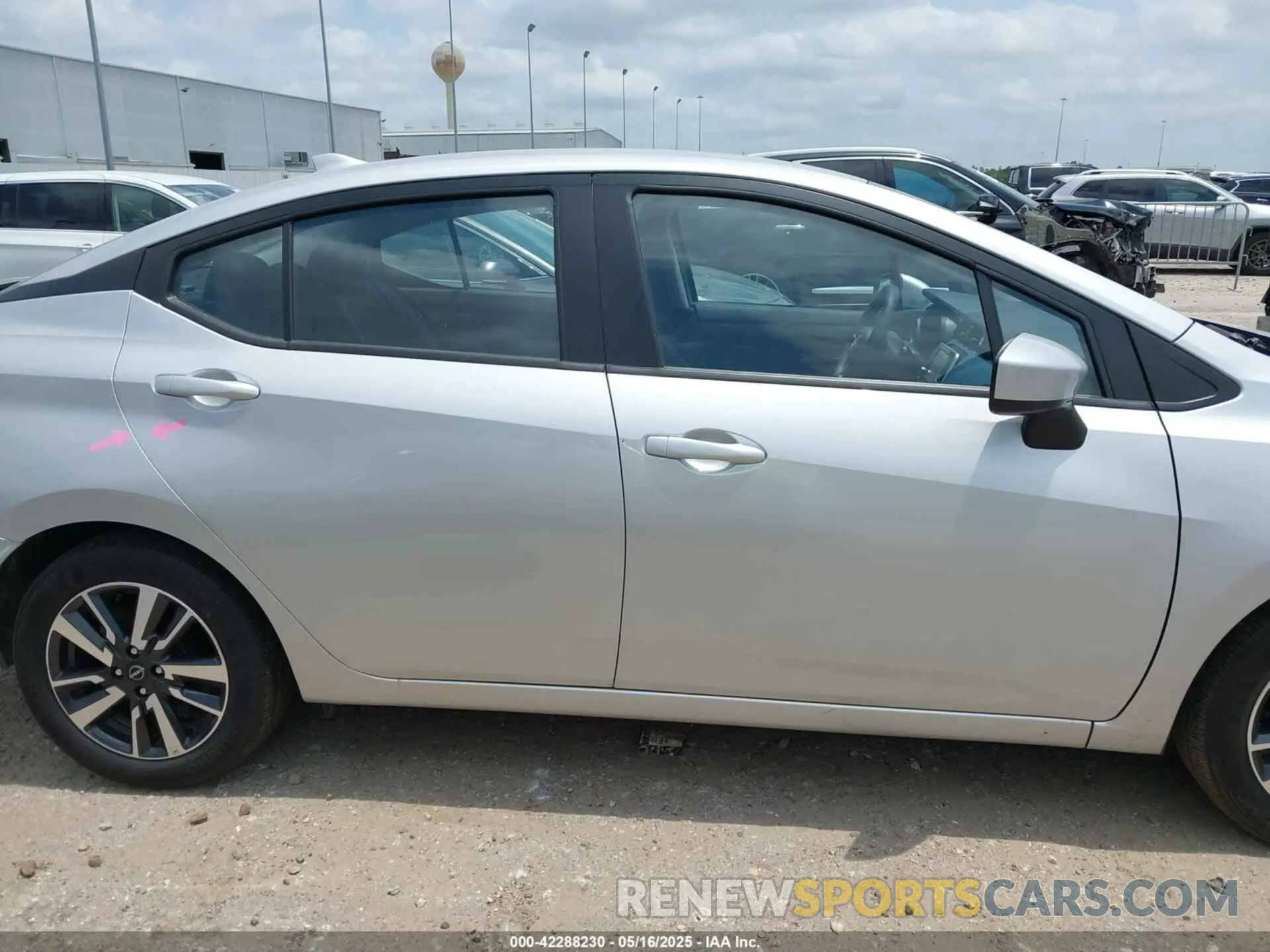 13 fotografías del automóvil dañado 3N1CN8EV3SL812631 NISSAN VERSA 2025