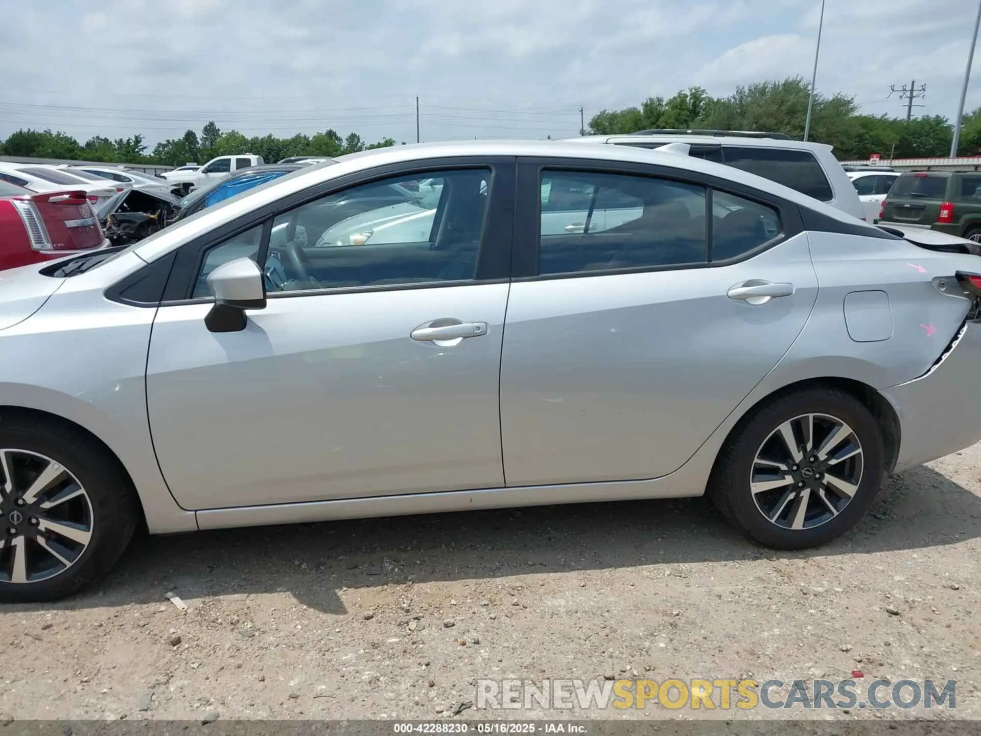 14 fotografías del automóvil dañado 3N1CN8EV3SL812631 NISSAN VERSA 2025