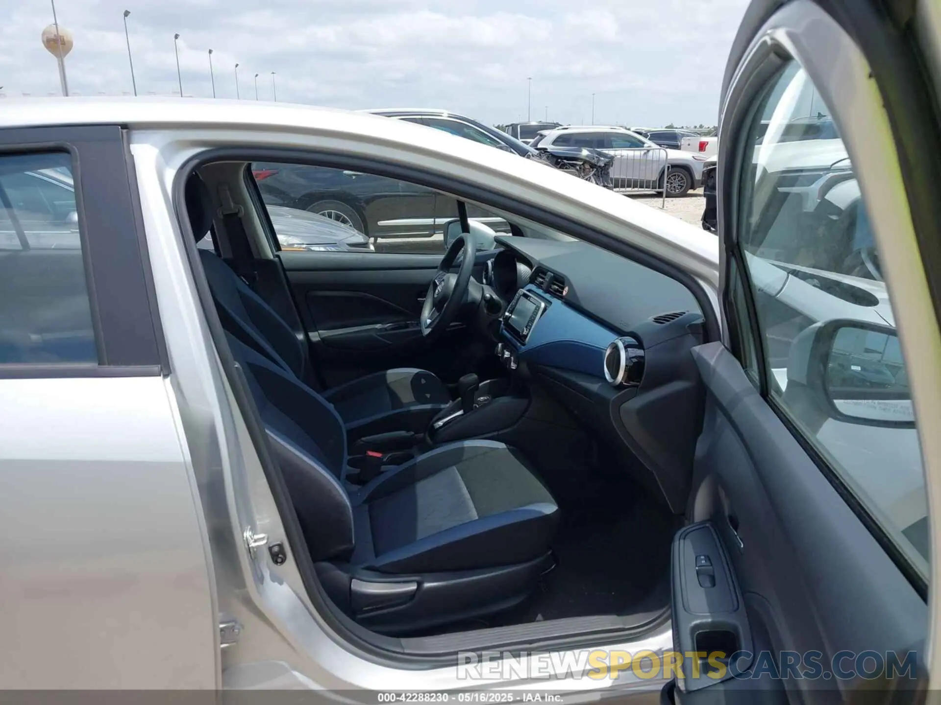 5 fotografías del automóvil dañado 3N1CN8EV3SL812631 NISSAN VERSA 2025