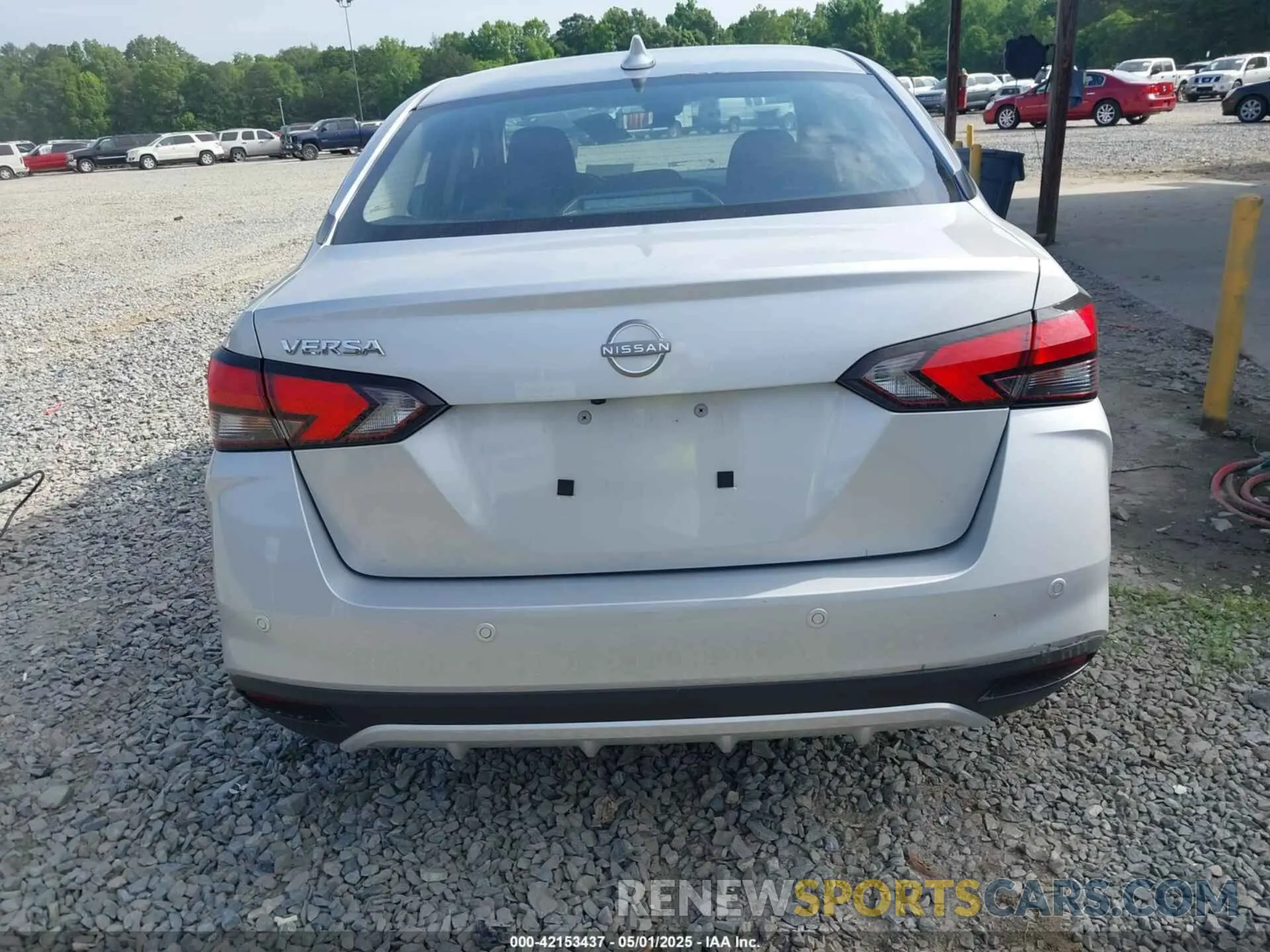 16 fotografías del automóvil dañado 3N1CN8EV3SL827940 NISSAN VERSA 2025