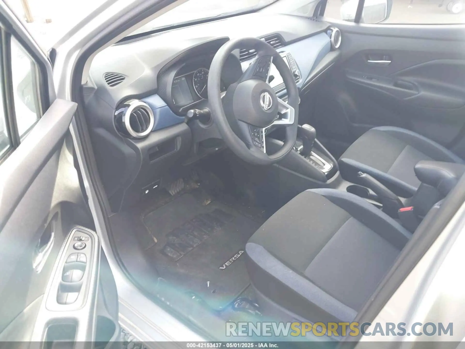 5 fotografías del automóvil dañado 3N1CN8EV3SL827940 NISSAN VERSA 2025