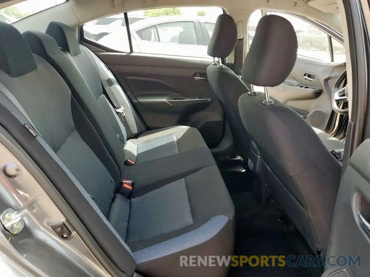 10 fotografías del automóvil dañado 3N1CN8EV6SL827852 NISSAN VERSA 2025