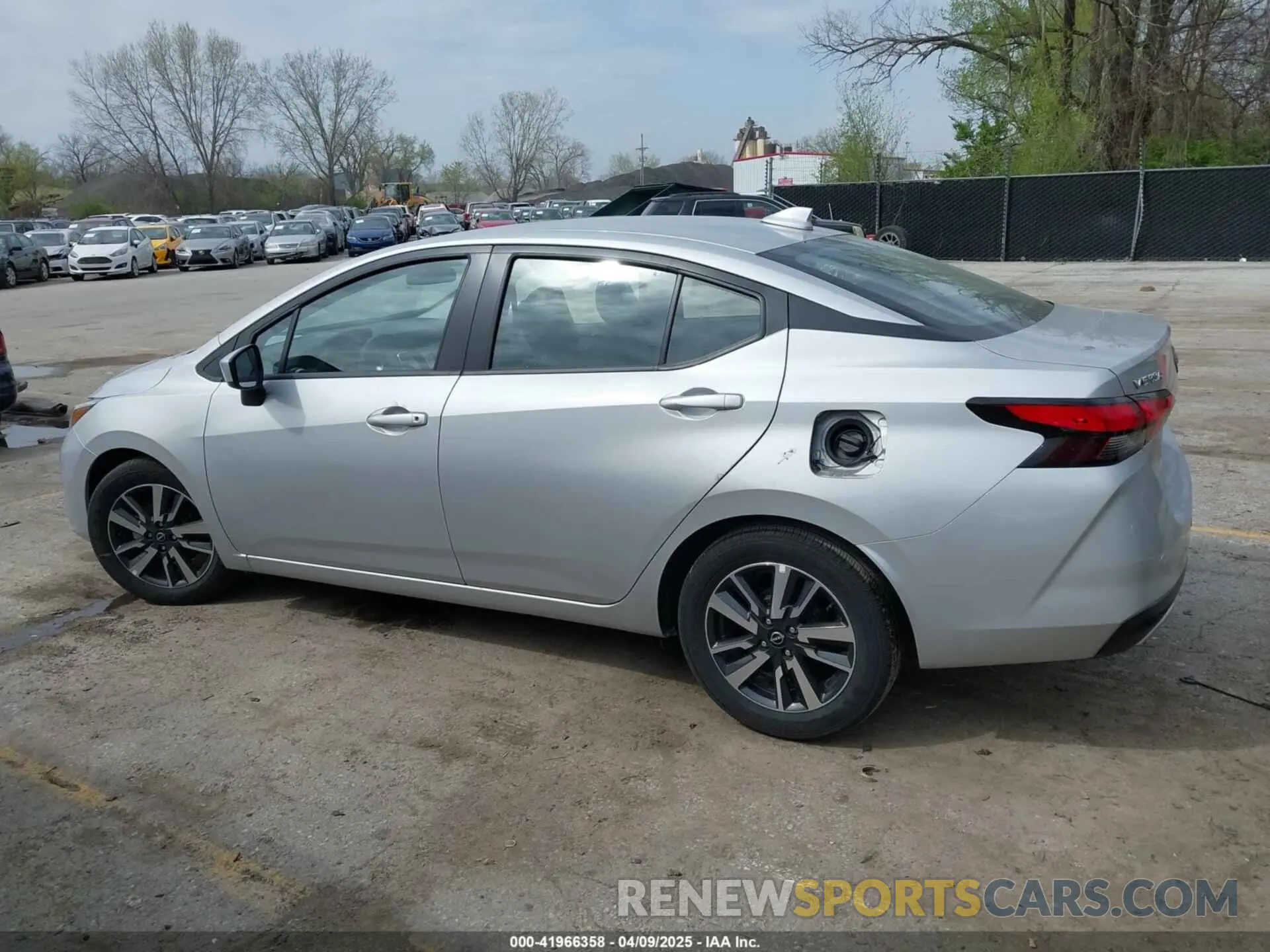 14 fotografías del automóvil dañado 3N1CN8EV7SL836057 NISSAN VERSA 2025