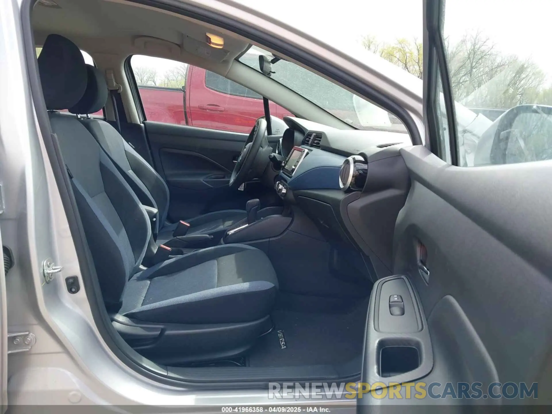 5 fotografías del automóvil dañado 3N1CN8EV7SL836057 NISSAN VERSA 2025