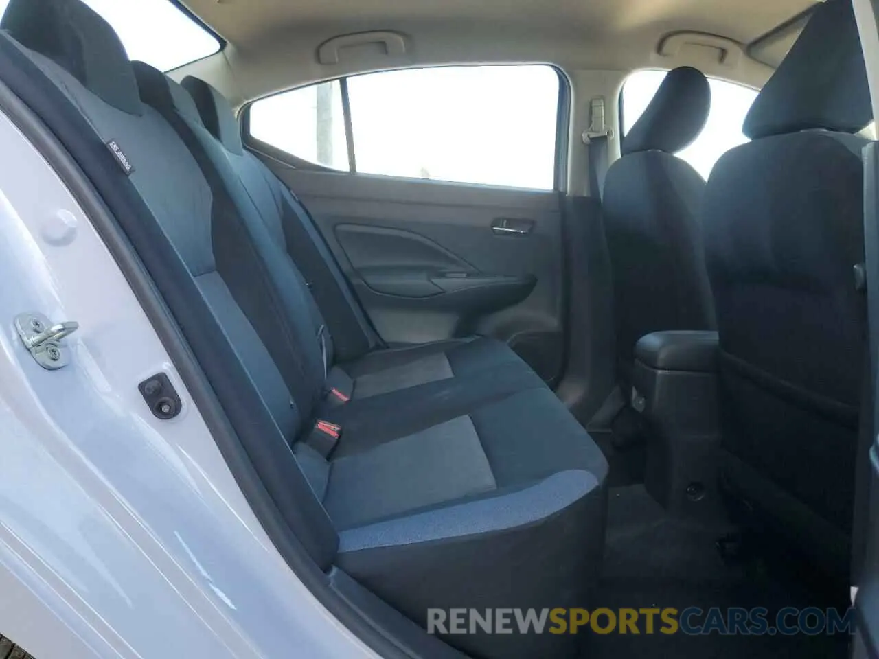 10 fotografías del automóvil dañado 3N1CN8EV8SL820191 NISSAN VERSA 2025