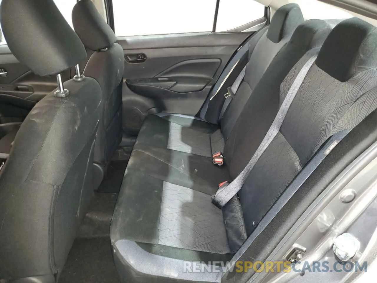 10 fotografías del automóvil dañado 3N1CN8EV8SL827531 NISSAN VERSA 2025