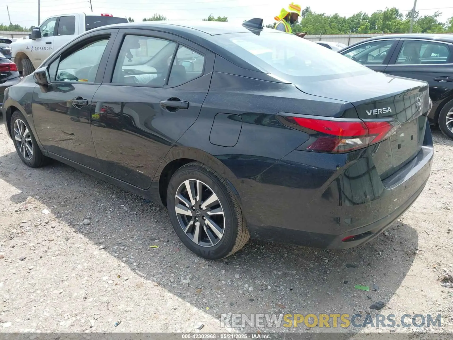 3 fotografías del automóvil dañado 3N1CN8EV8SL833913 NISSAN VERSA 2025
