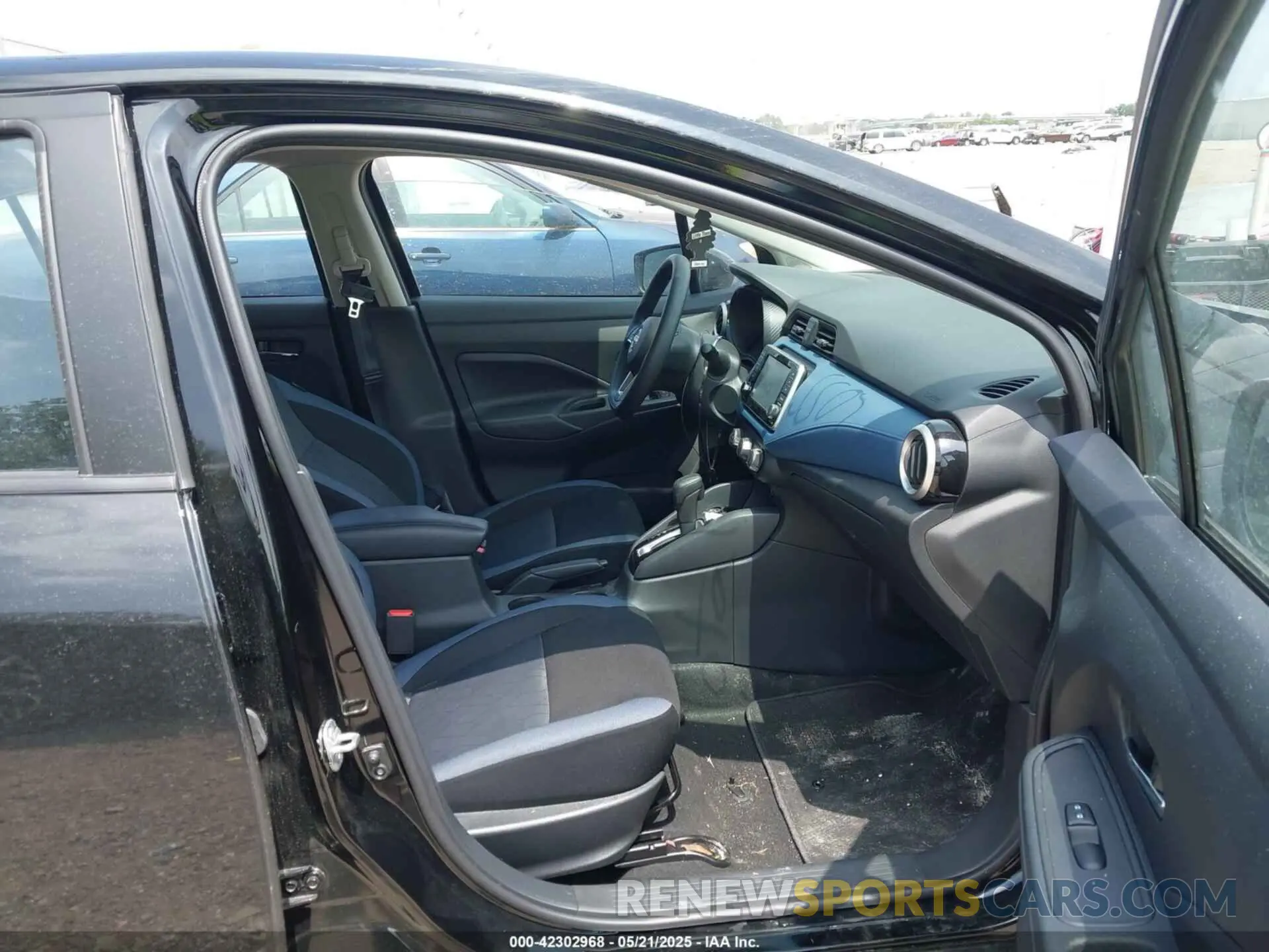 5 fotografías del automóvil dañado 3N1CN8EV8SL833913 NISSAN VERSA 2025