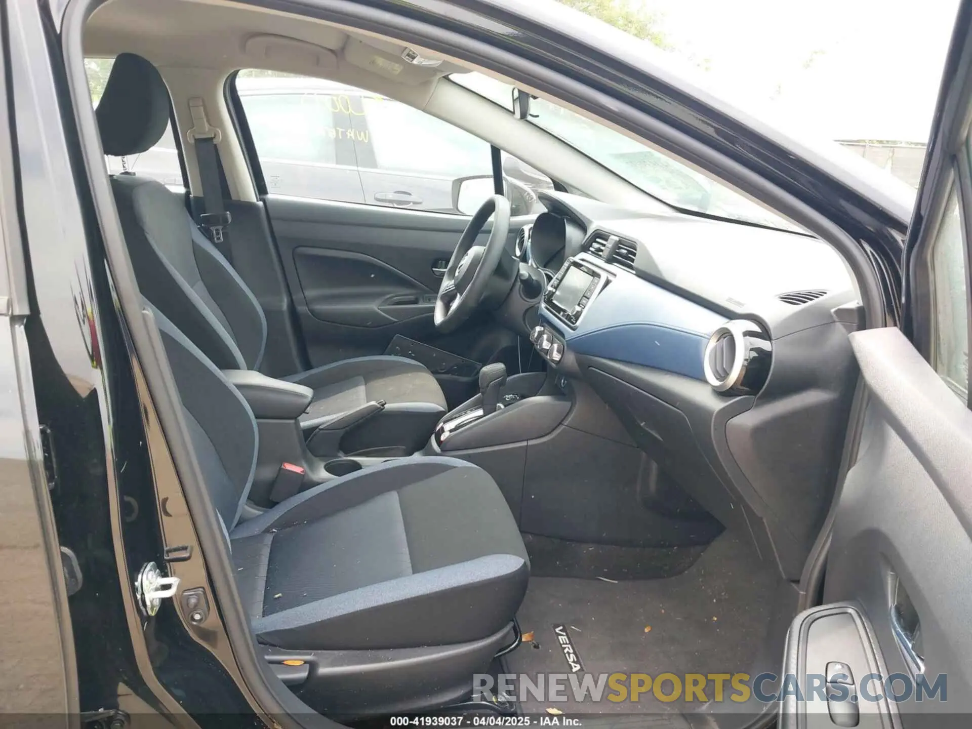 5 fotografías del automóvil dañado 3N1CN8EV9SL827845 NISSAN VERSA 2025
