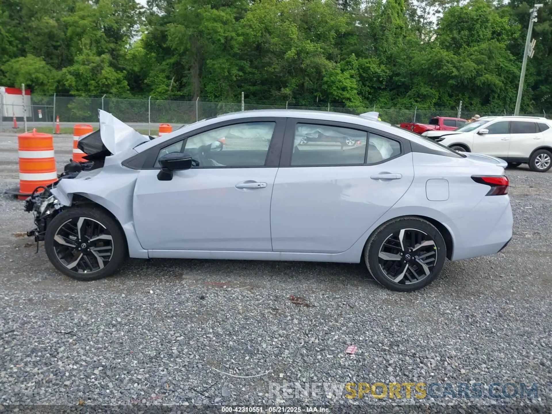 13 fotografías del automóvil dañado 3N1CN8FV8SL833750 NISSAN VERSA 2025