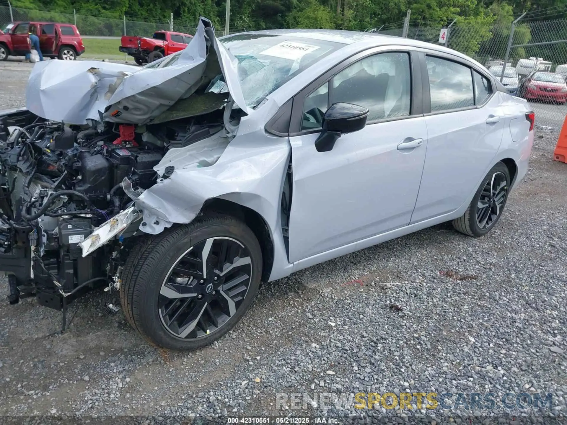 2 fotografías del automóvil dañado 3N1CN8FV8SL833750 NISSAN VERSA 2025