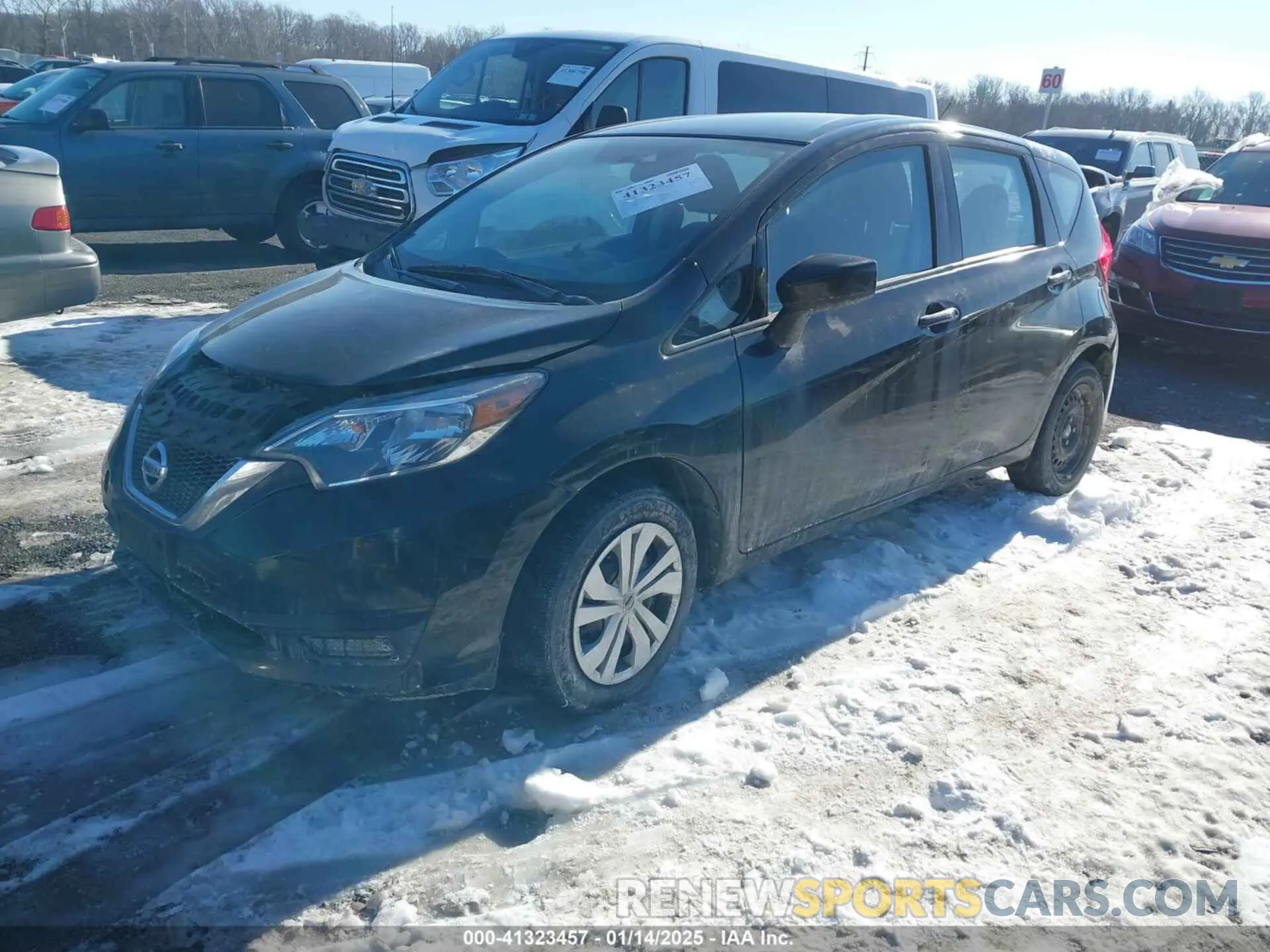 2 fotografías del automóvil dañado 3N1CE2CP1KL365279 NISSAN VERSA NOTE 2019
