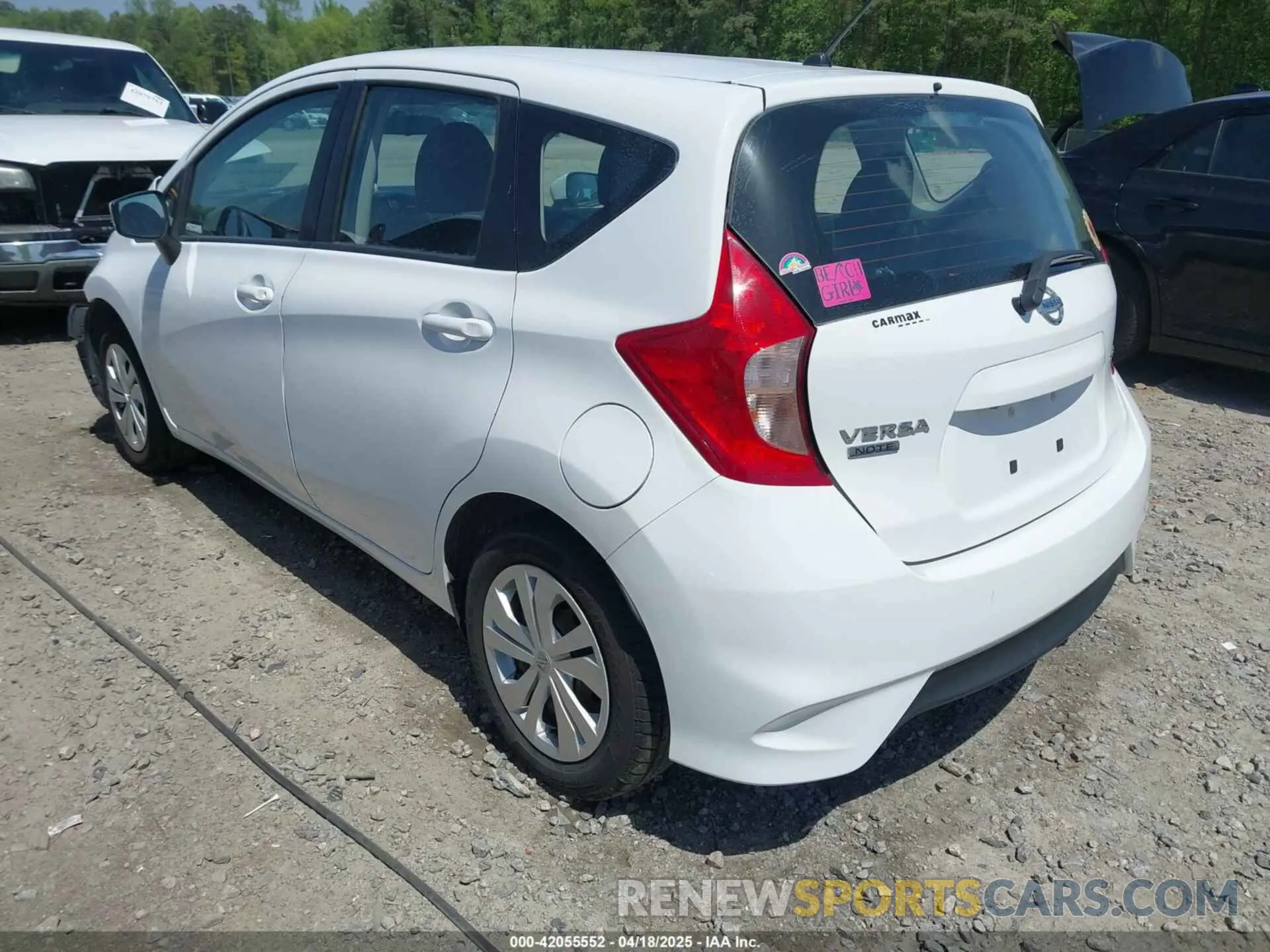 3 fotografías del automóvil dañado 3N1CE2CP1KL366321 NISSAN VERSA NOTE 2019