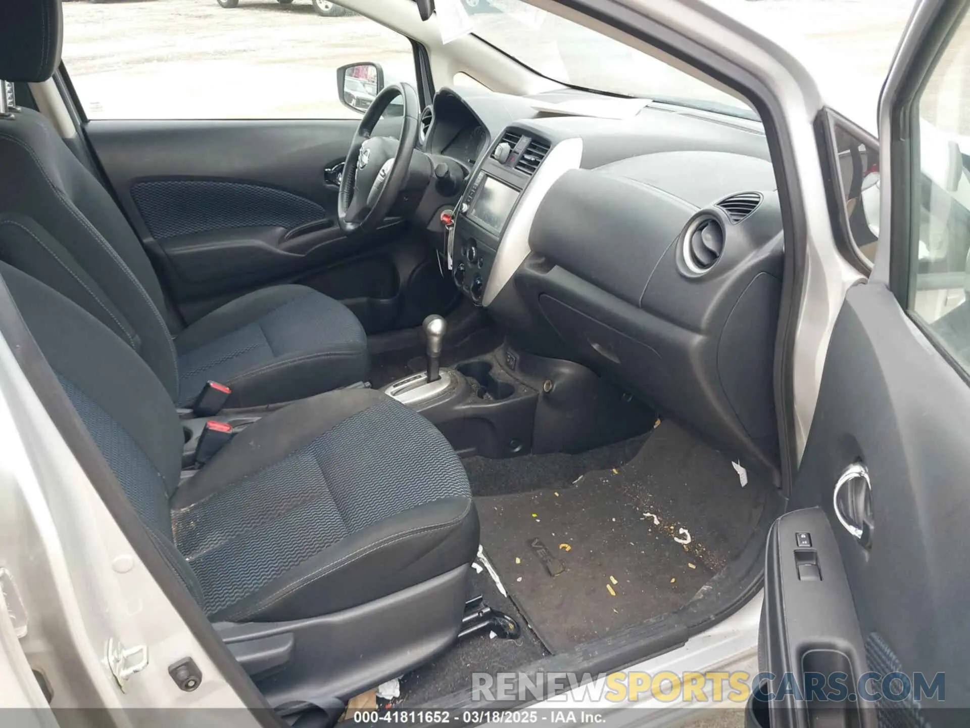 5 fotografías del automóvil dañado 3N1CE2CP3KL363503 NISSAN VERSA NOTE 2019