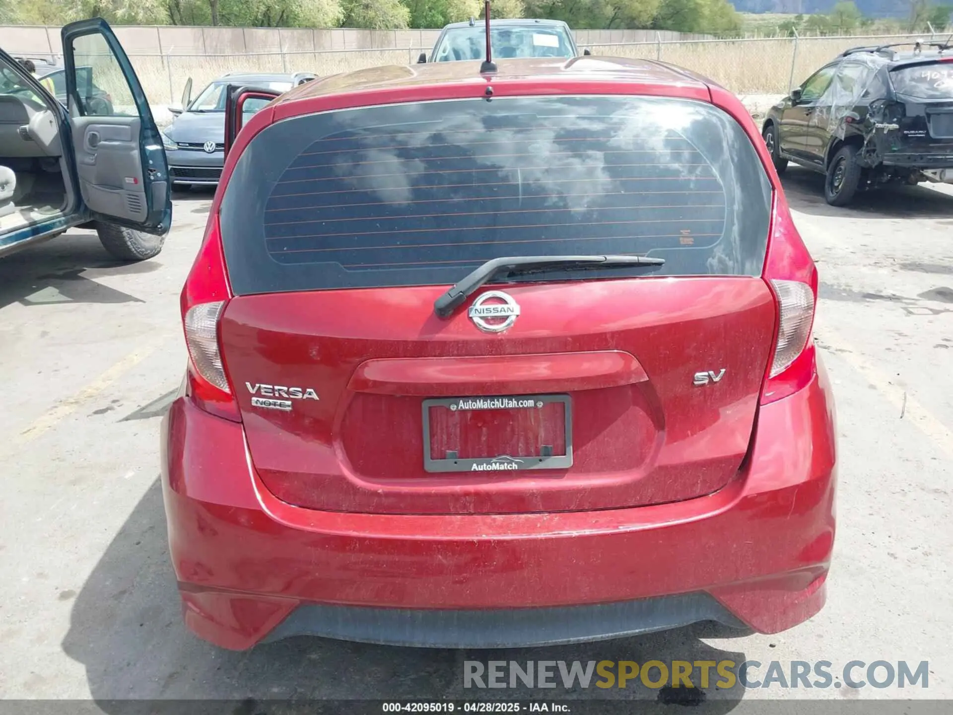 16 fotografías del automóvil dañado 3N1CE2CP6KL358182 NISSAN VERSA NOTE 2019
