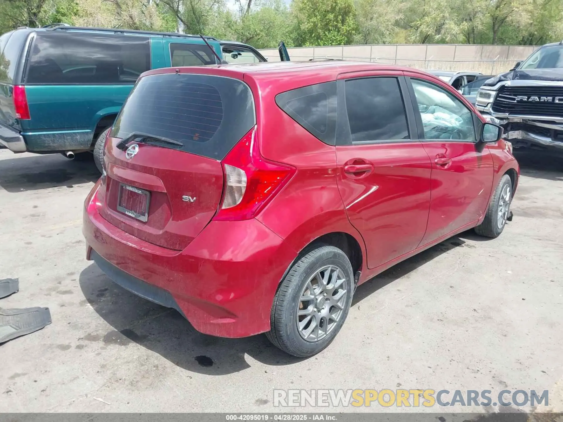 4 fotografías del automóvil dañado 3N1CE2CP6KL358182 NISSAN VERSA NOTE 2019