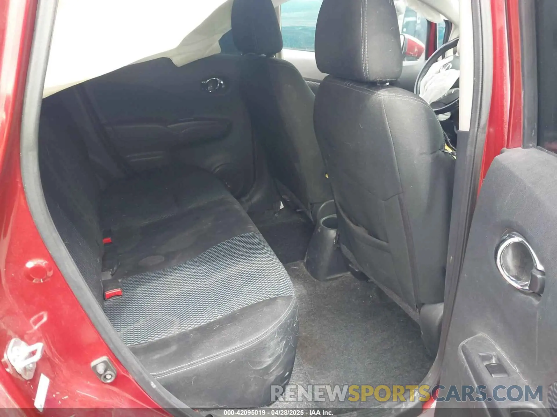 8 fotografías del automóvil dañado 3N1CE2CP6KL358182 NISSAN VERSA NOTE 2019