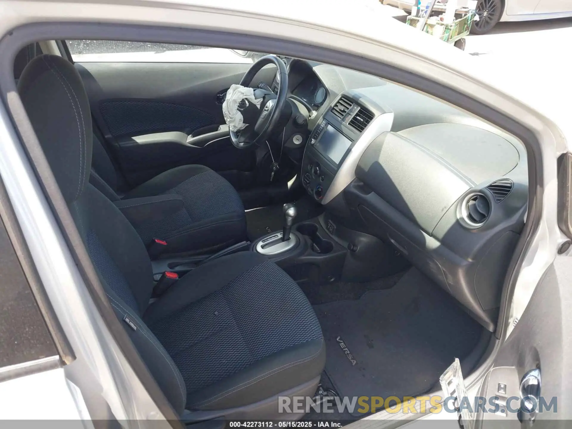 5 fotografías del automóvil dañado 3N1CE2CP6KL365052 NISSAN VERSA NOTE 2019