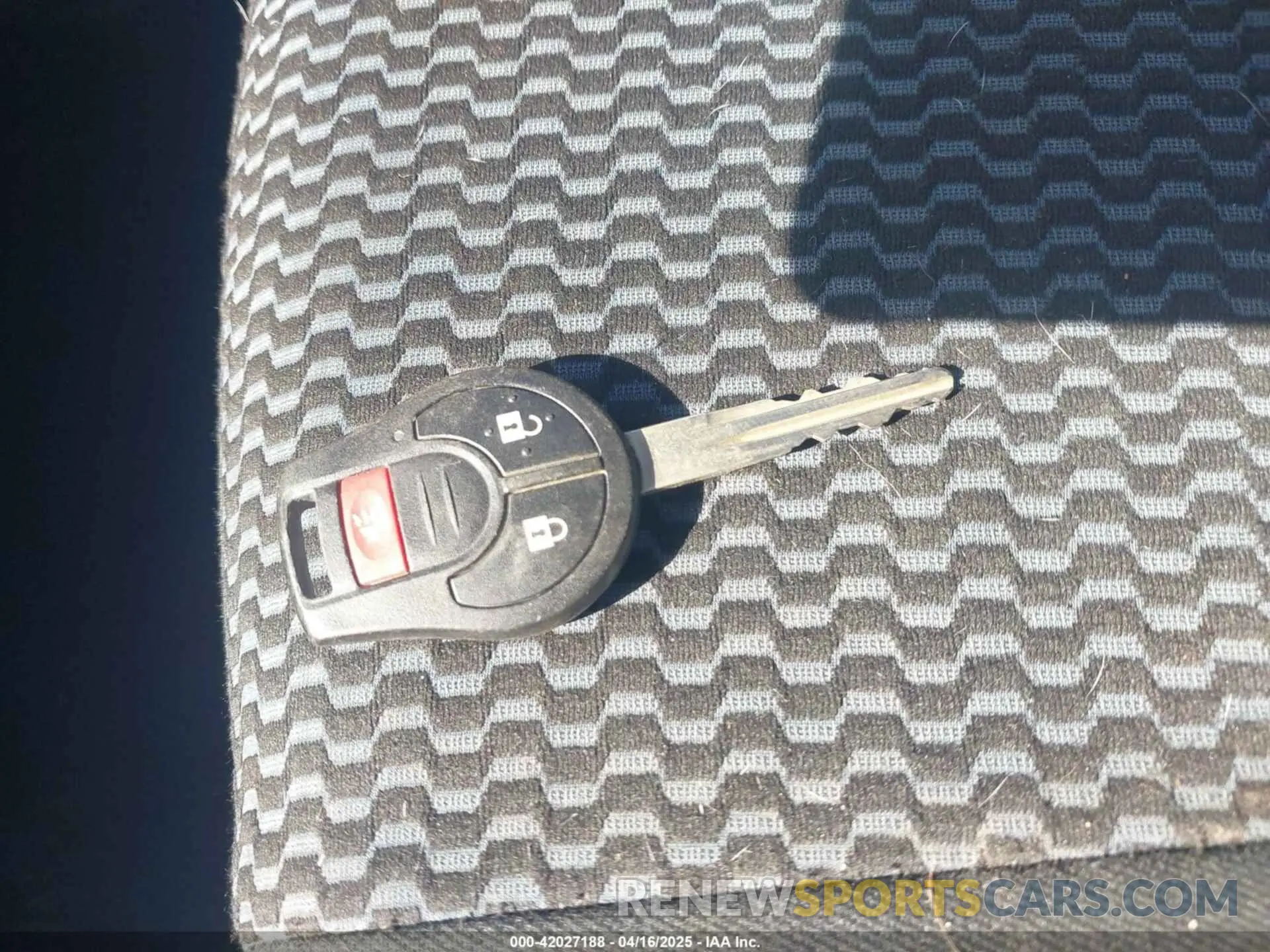 11 fotografías del automóvil dañado 3N1CE2CP8KL365103 NISSAN VERSA NOTE 2019