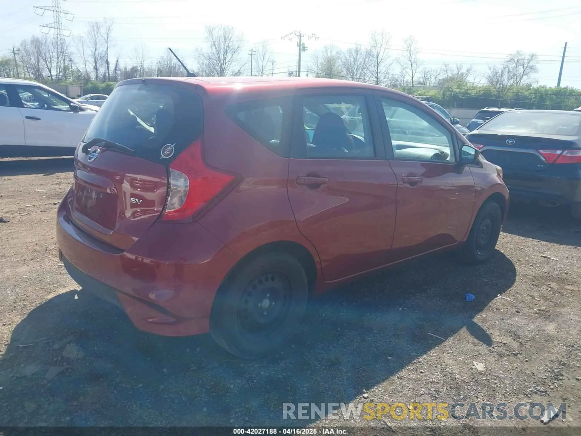 4 fotografías del automóvil dañado 3N1CE2CP8KL365103 NISSAN VERSA NOTE 2019