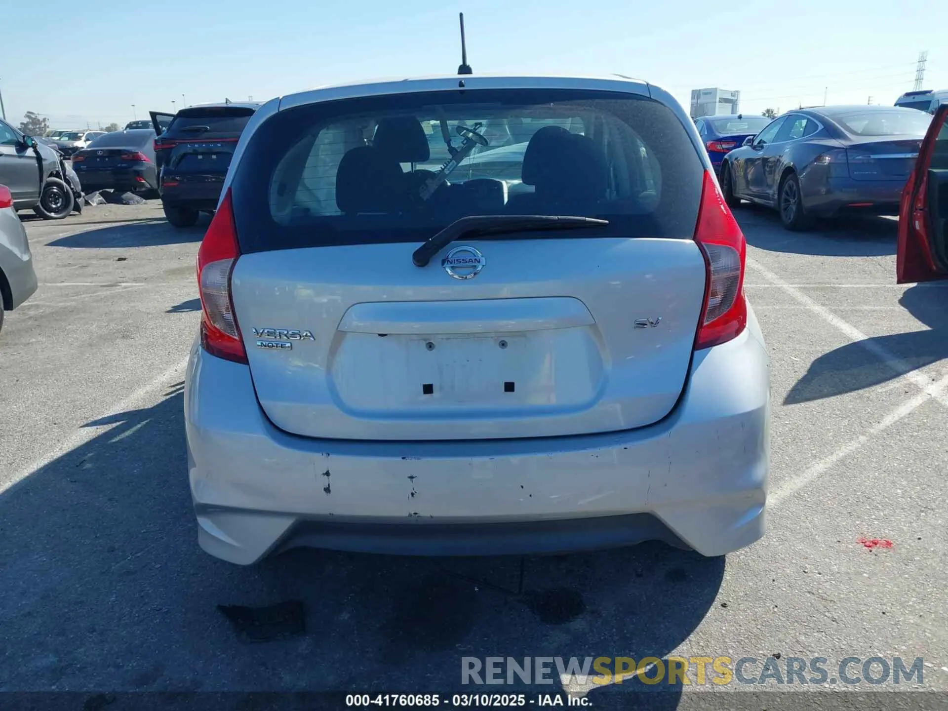 16 fotografías del automóvil dañado 3N1CE2CP9KL360038 NISSAN VERSA NOTE 2019