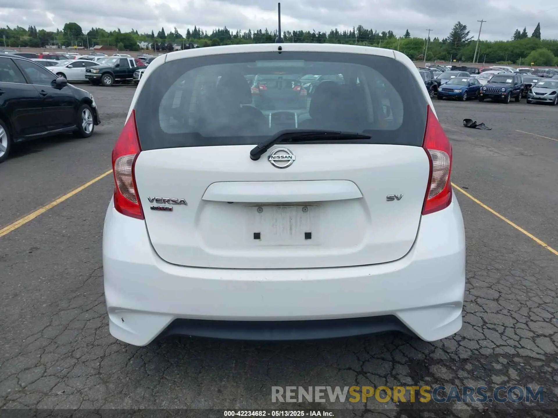 16 fotografías del automóvil dañado 3N1CE2CP9KL366468 NISSAN VERSA NOTE 2019