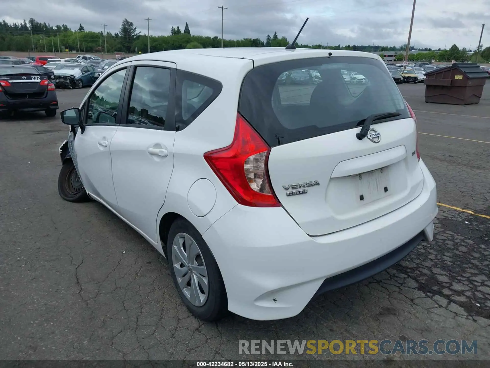 3 fotografías del automóvil dañado 3N1CE2CP9KL366468 NISSAN VERSA NOTE 2019