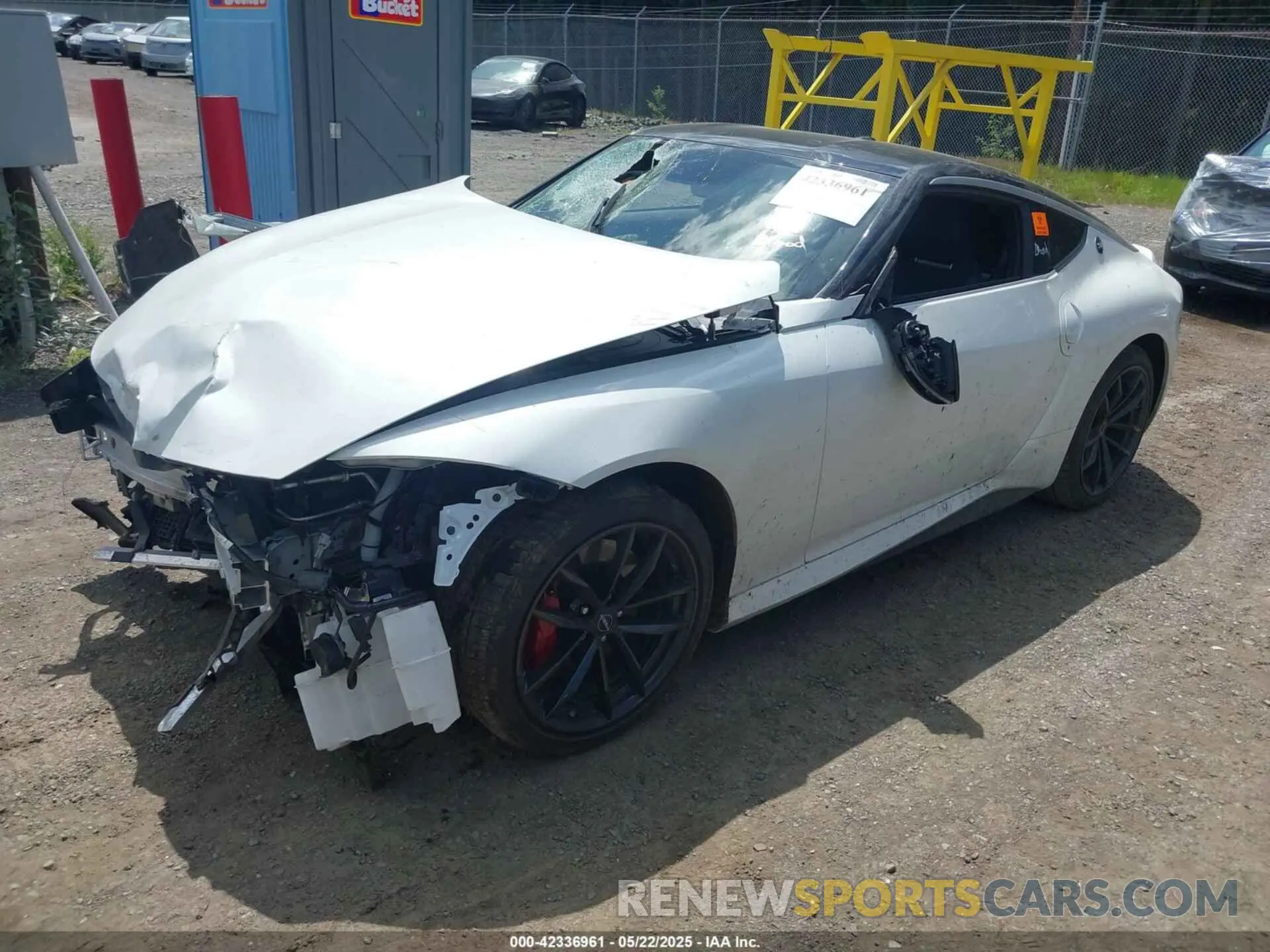 2 fotografías del automóvil dañado JN1BZ4BH2PM312173 NISSAN Z 2023