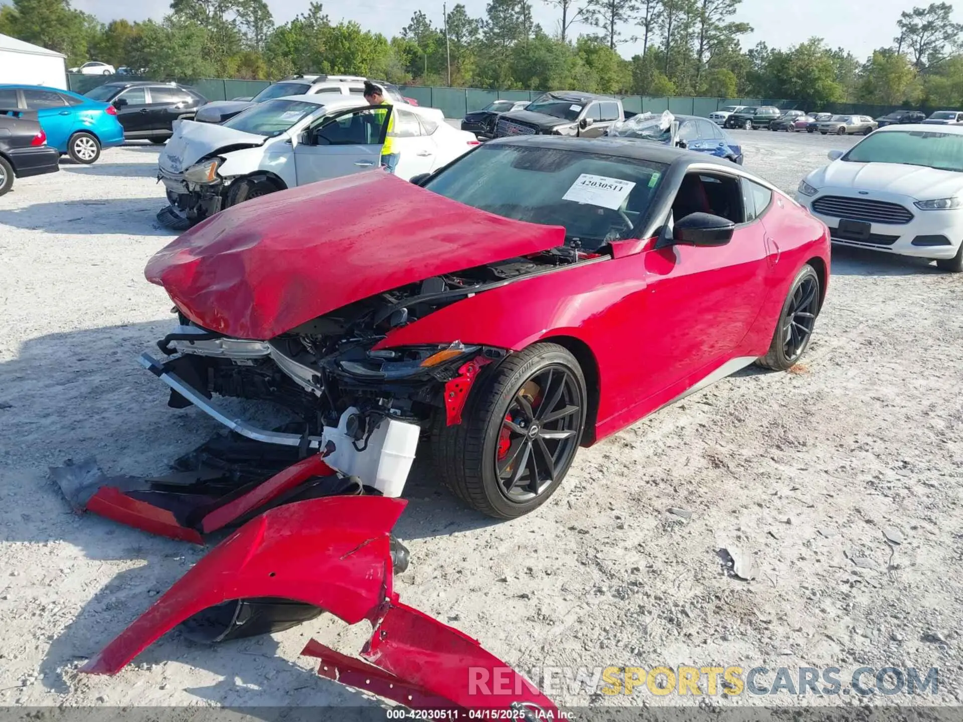 2 fotografías del automóvil dañado JN1BZ4BH2SM411231 NISSAN Z 2025