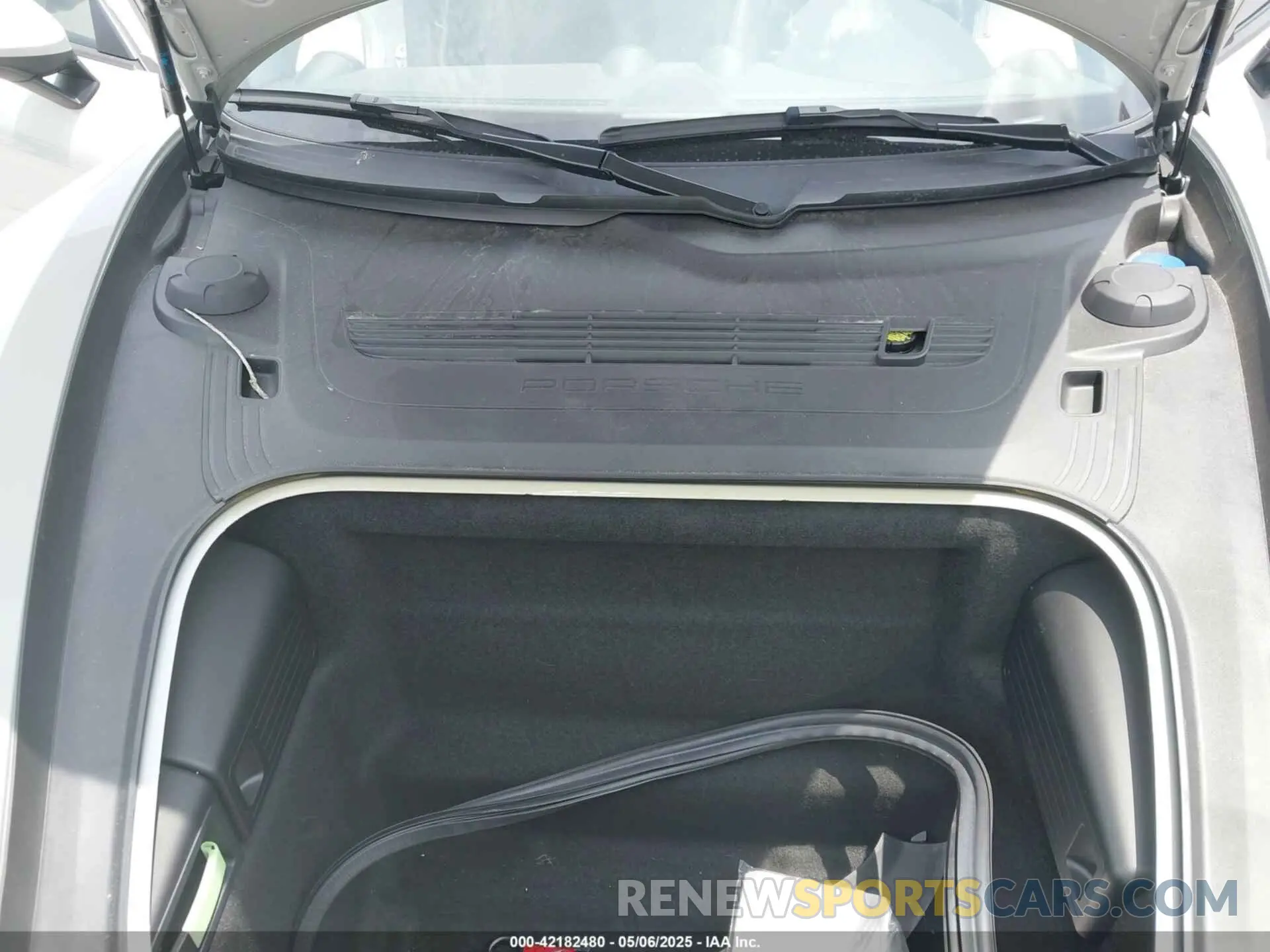 10 fotografías del automóvil dañado WP0CA2A84RK206112 PORSCHE 718 BOXSTER 2024