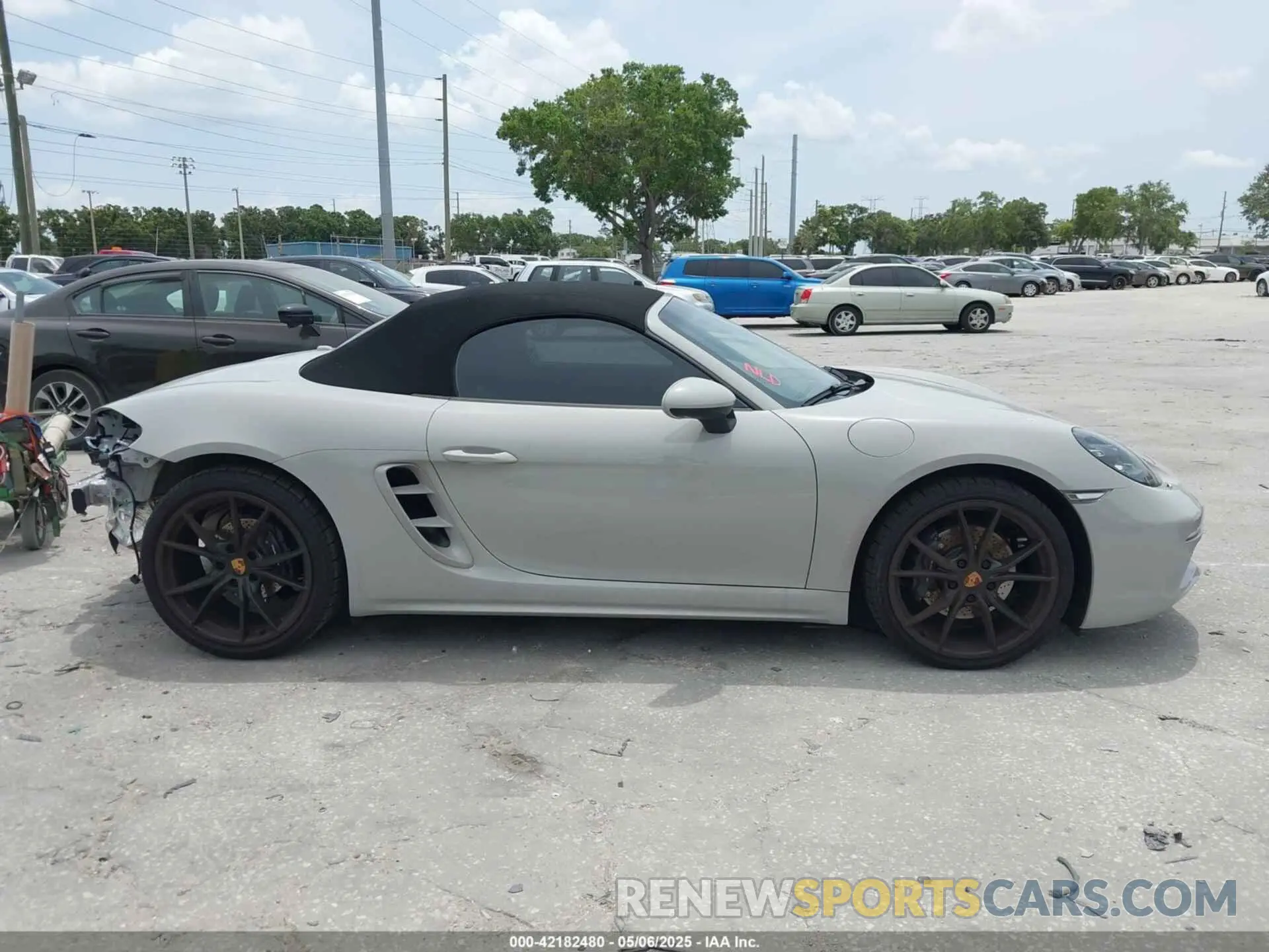 14 fotografías del automóvil dañado WP0CA2A84RK206112 PORSCHE 718 BOXSTER 2024