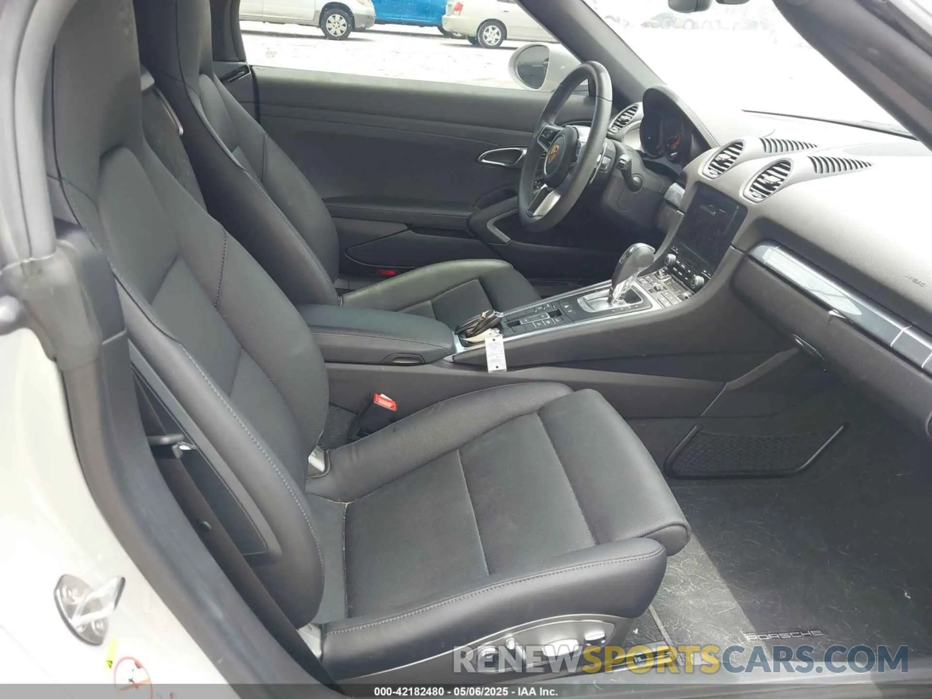 5 fotografías del automóvil dañado WP0CA2A84RK206112 PORSCHE 718 BOXSTER 2024